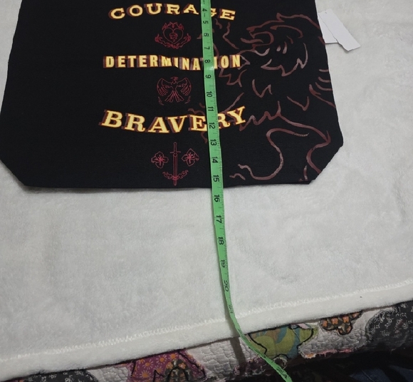 Universal Courage Tote Bag‎ - Black and Red - Picture 6 of 11